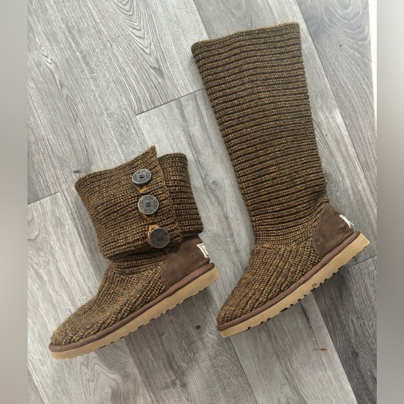 UGG Classic Cardi boots size 7 - Picture 3 of 8